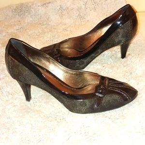 Georgio armani low heels black with toe strap also monogram on outside 35 1/2eur
